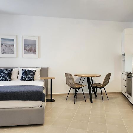 Elisos Studio Apartment Vlore Exterior photo